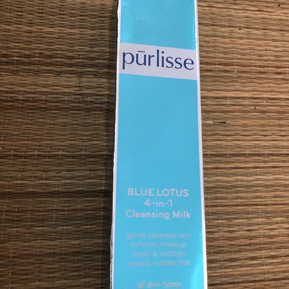 Purlisse Blue Lotus 4~in~1 Cleansing Milk